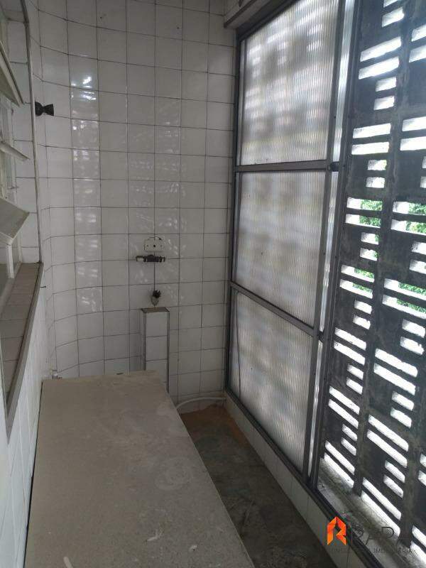 Apartamento à venda com 2 quartos, 67m² - Foto 3