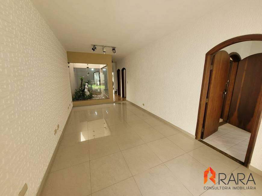 Casa à venda com 3 quartos, 229m² - Foto 9