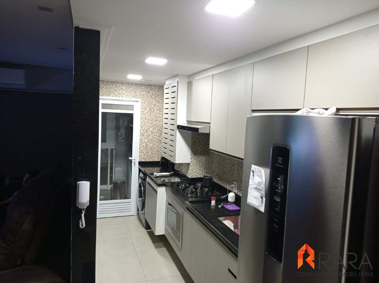 Apartamento à venda com 2 quartos, 65m² - Foto 9