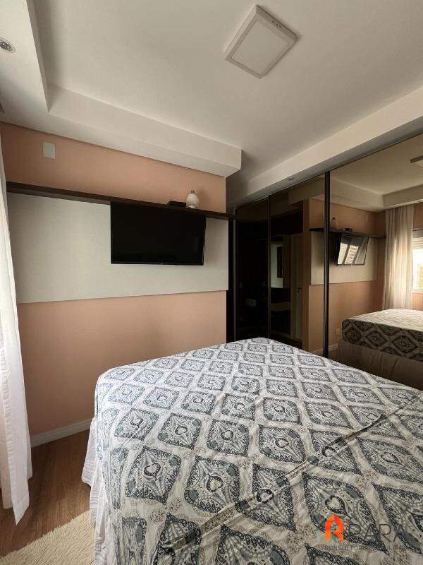 Apartamento à venda com 2 quartos, 77m² - Foto 18