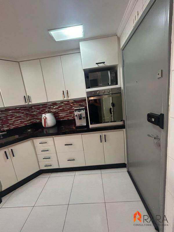 Apartamento à venda com 3 quartos, 167m² - Foto 14