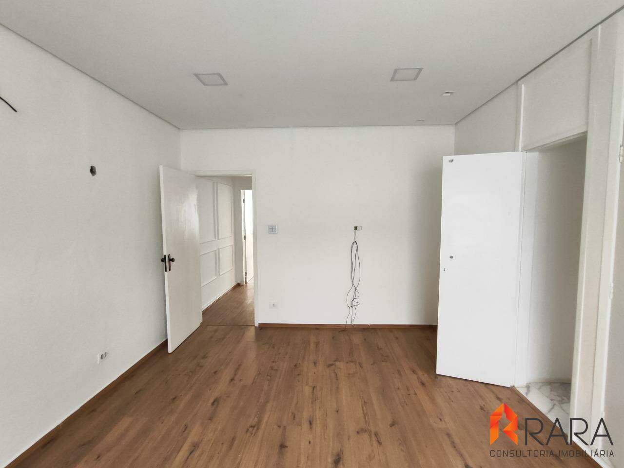 Sobrado para alugar com 3 quartos, 300m² - Foto 13