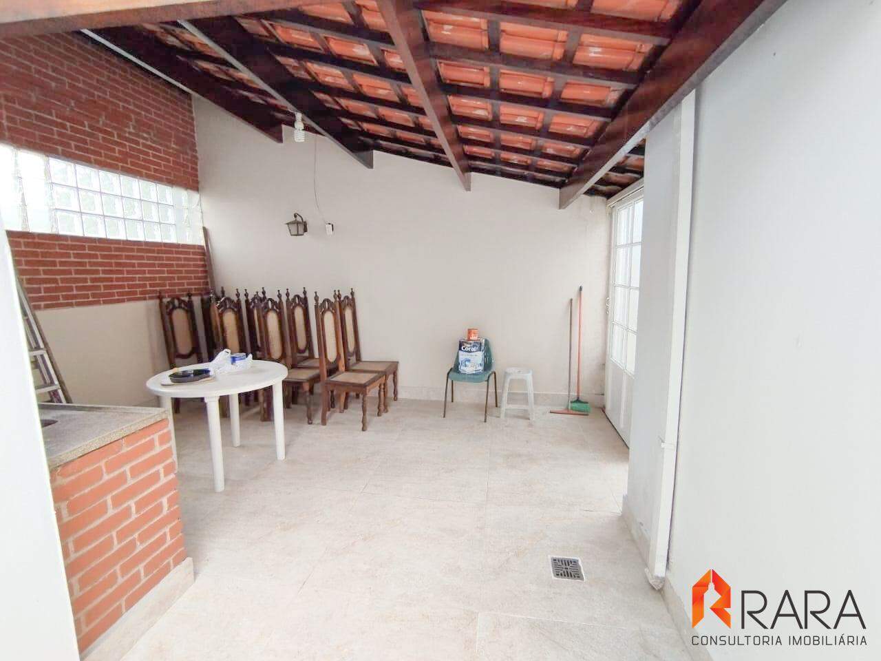 Casa para alugar com 3 quartos, 200m² - Foto 21