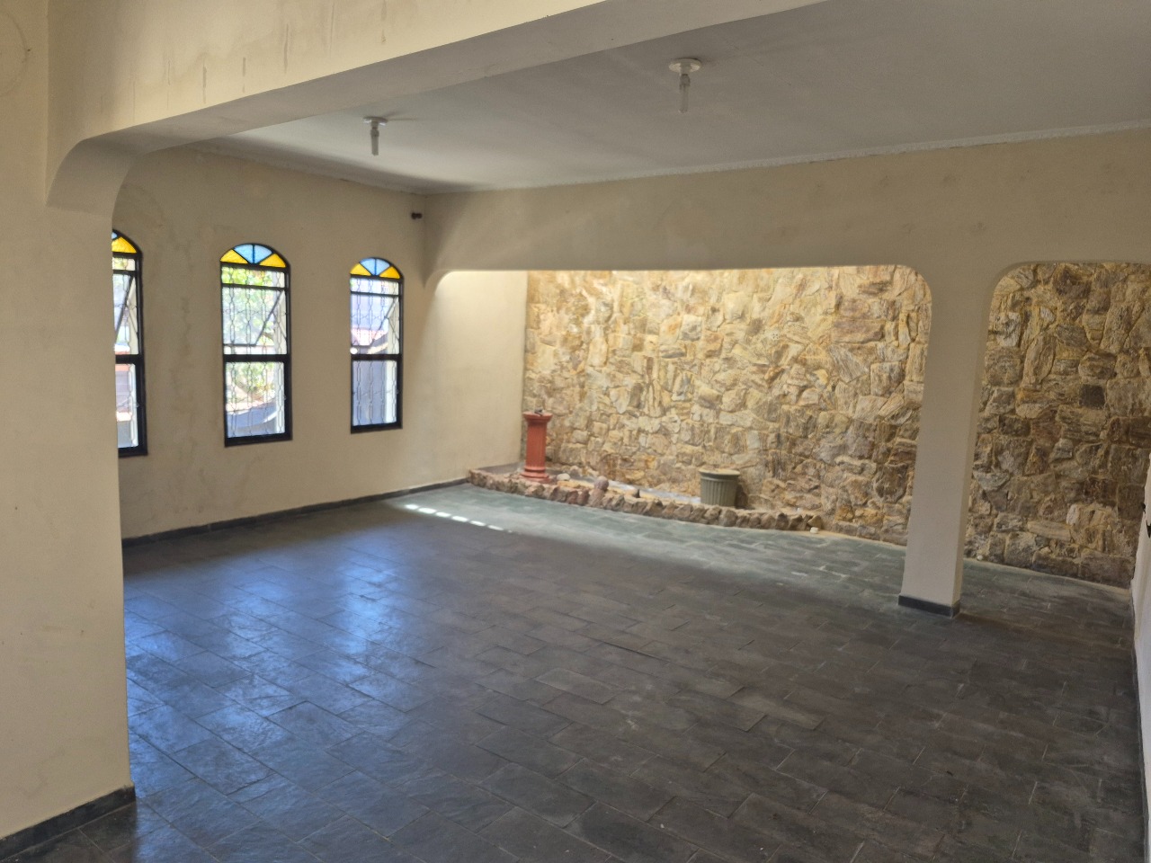 Casa, 4 quartos, 325 m² - Foto 2