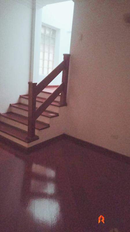 Sobrado à venda com 6 quartos, 338m² - Foto 3