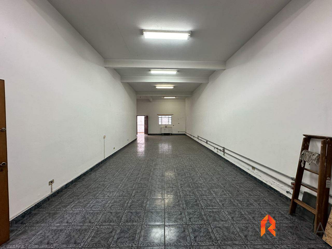 Sobrado à venda com 3 quartos, 200m² - Foto 25