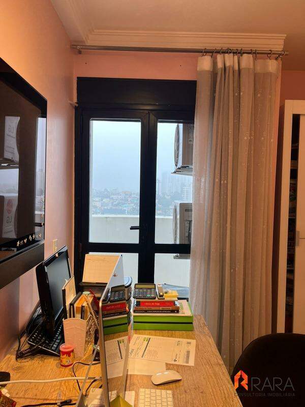 Apartamento à venda com 3 quartos, 210m² - Foto 17