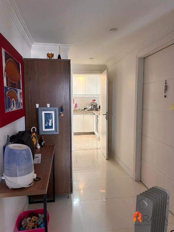 Apartamento à venda com 3 quartos, 210m² - Foto 22