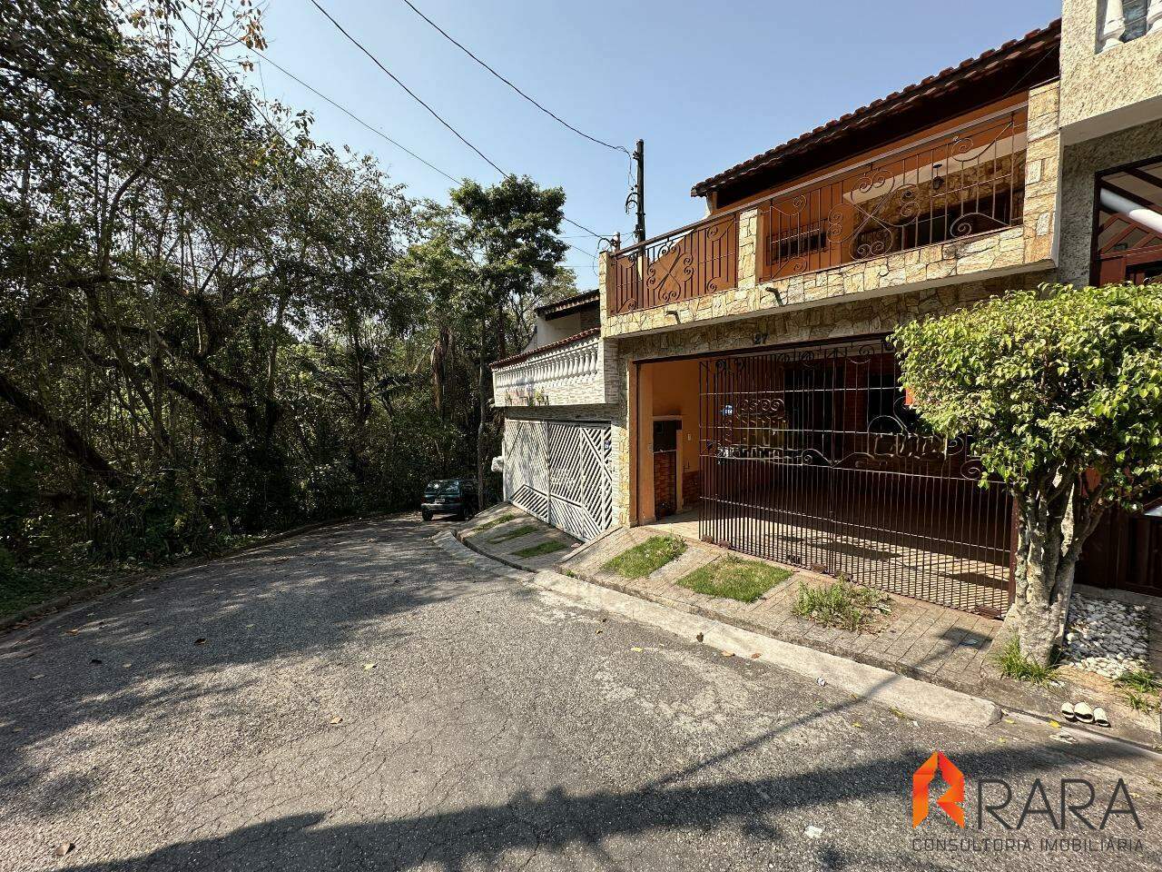 Casa à venda com 4 quartos, 167m² - Foto 1