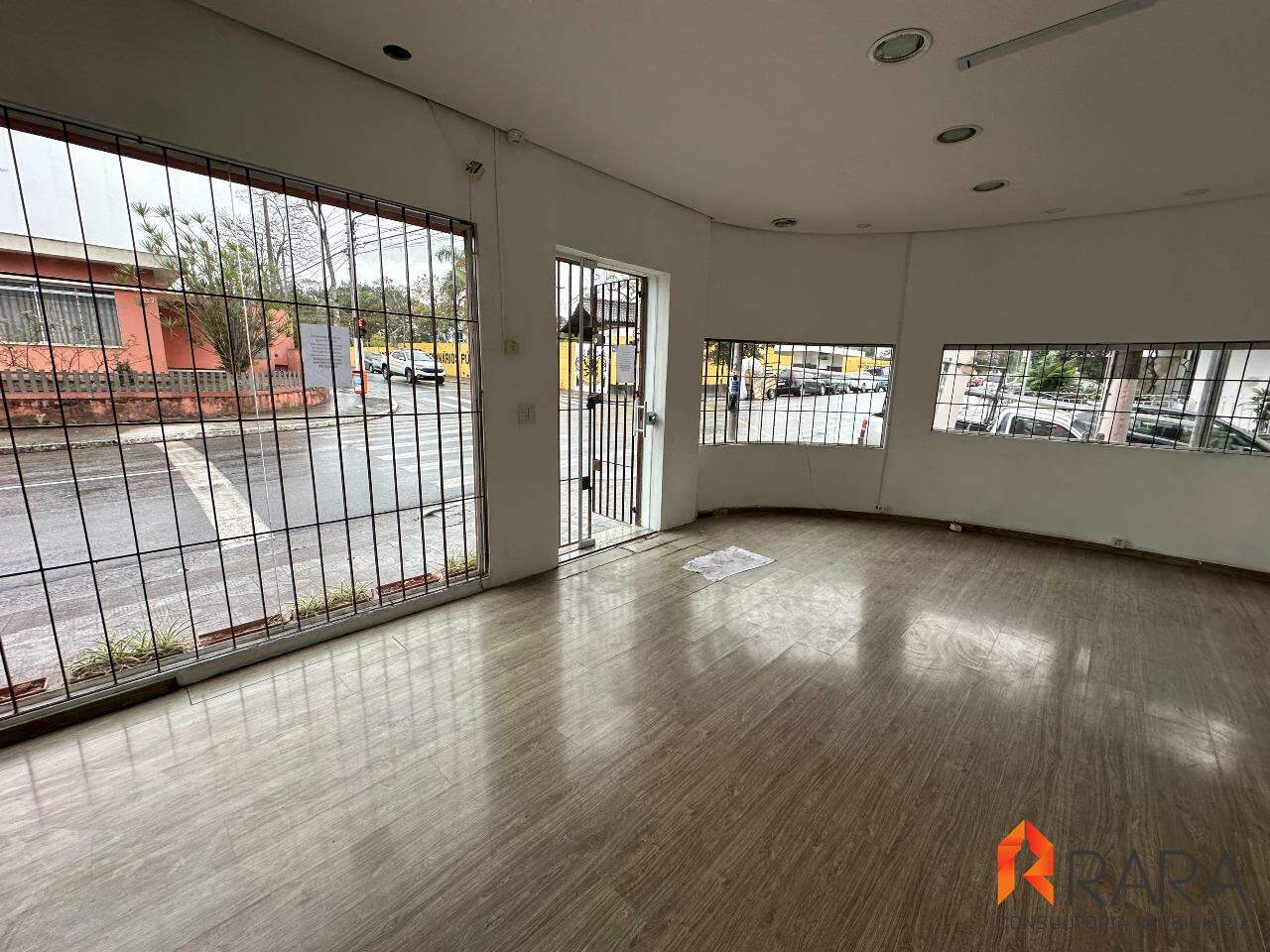 Sobrado à venda com 6 quartos, 470m² - Foto 4