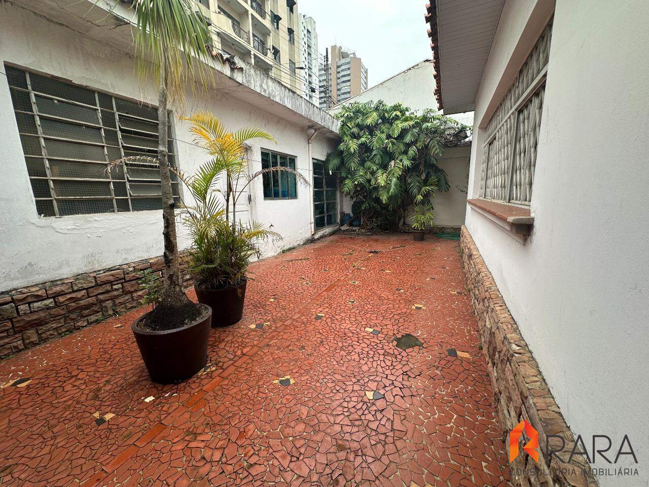 Casa para alugar com 3 quartos, 390m² - Foto 19