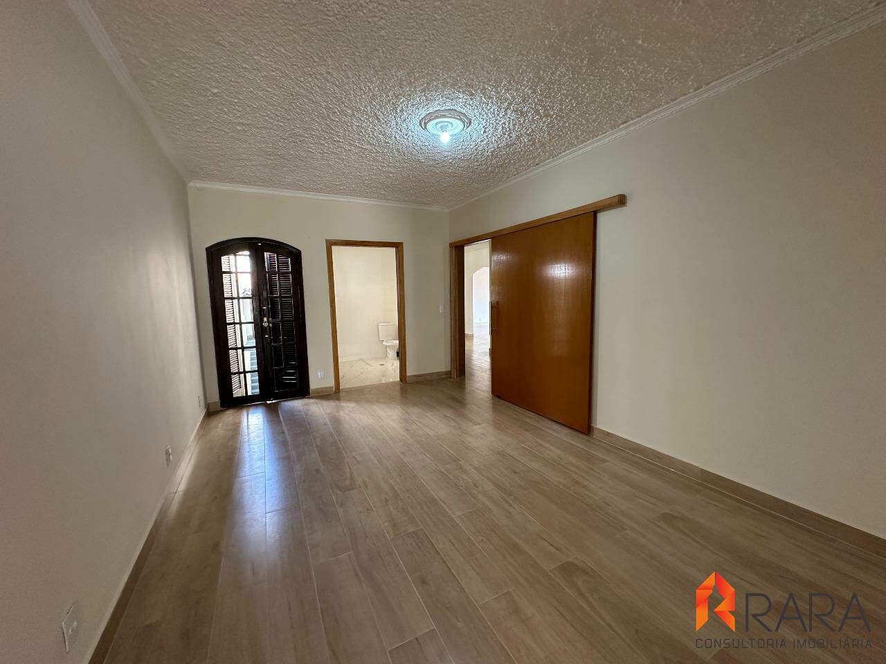 Casa para alugar com 4 quartos, 630m² - Foto 16