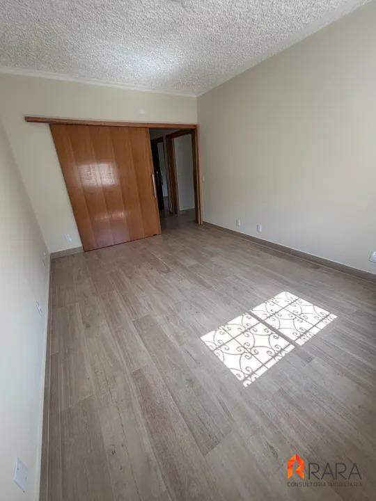 Casa para alugar com 4 quartos, 630m² - Foto 10