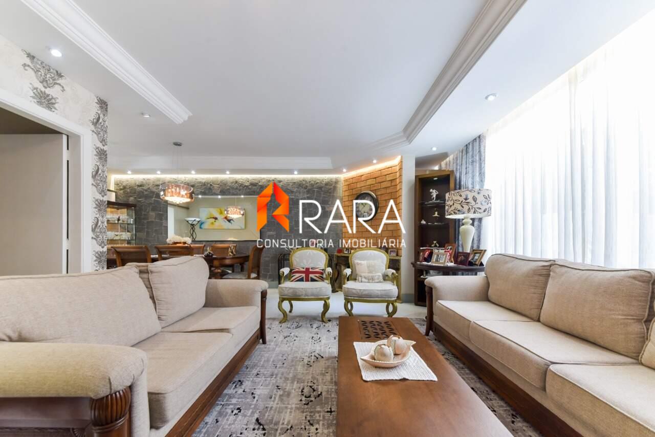 Sobrado, 3 quartos, 243 m² - Foto 1