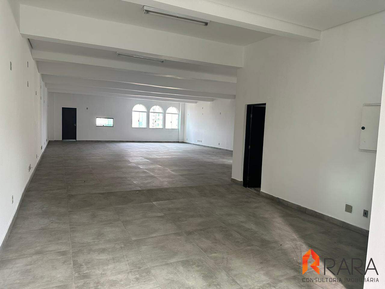 Prédio Inteiro para alugar com 3 quartos, 580m² - Foto 2