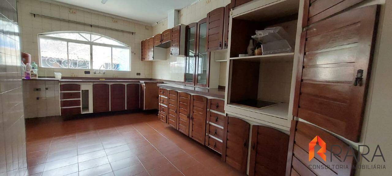 Sobrado para alugar com 4 quartos, 540m² - Foto 15