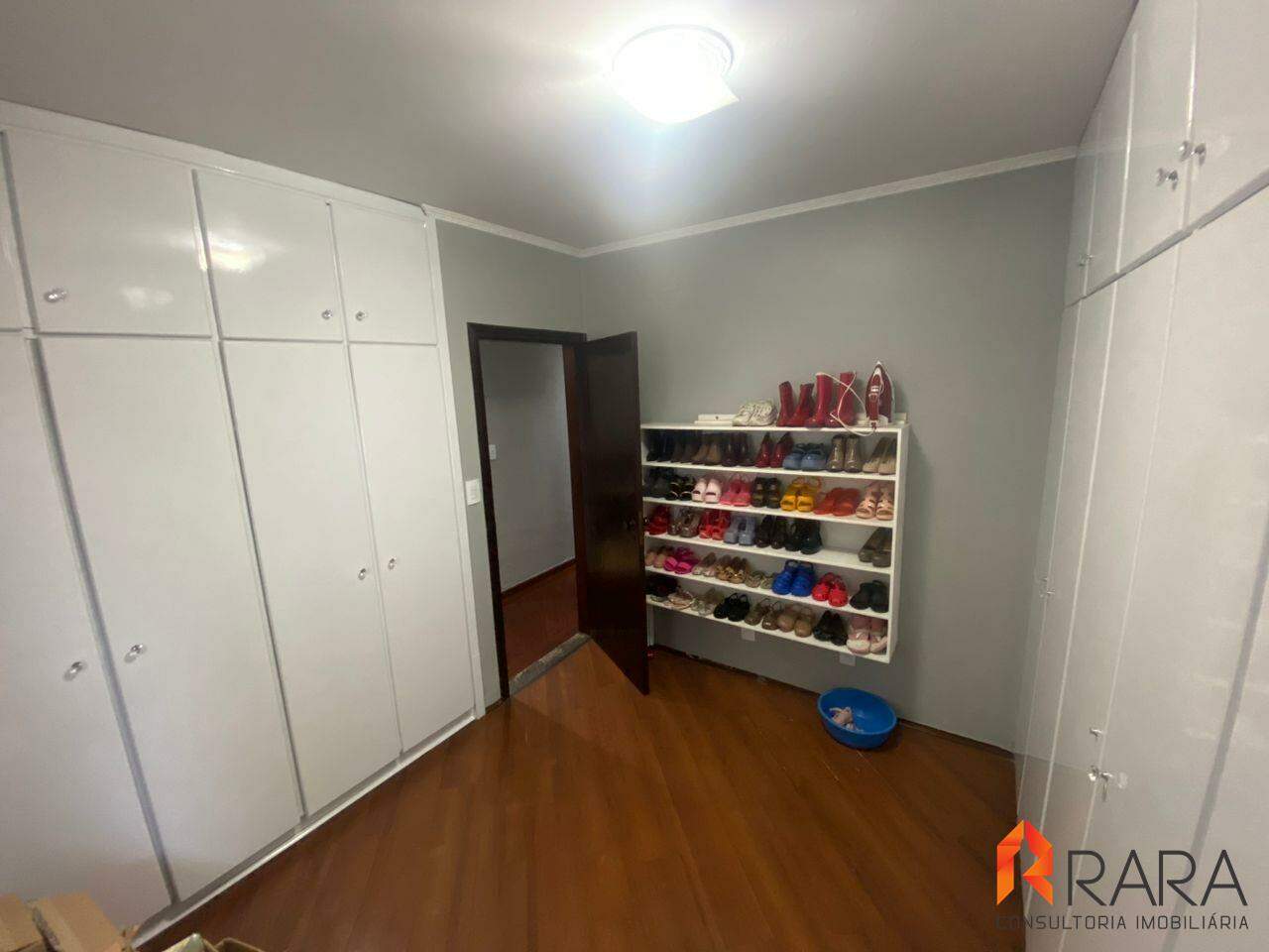 Casa à venda com 4 quartos, 298m² - Foto 13