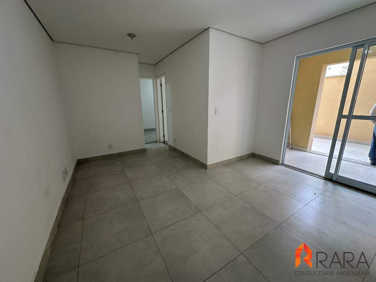 Apartamento à venda com 2 quartos, 62m² - Foto 2