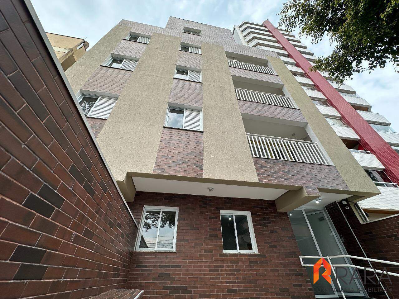 Apartamento à venda com 3 quartos, 133m² - Foto 1