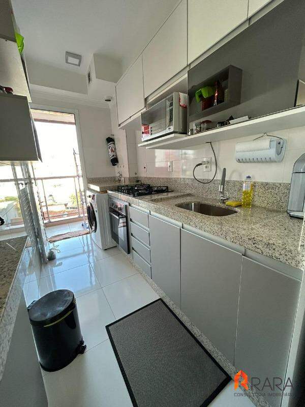 Apartamento à venda com 2 quartos, 57m² - Foto 15