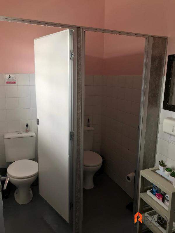 Sobrado para alugar com 3 quartos, 320m² - Foto 17