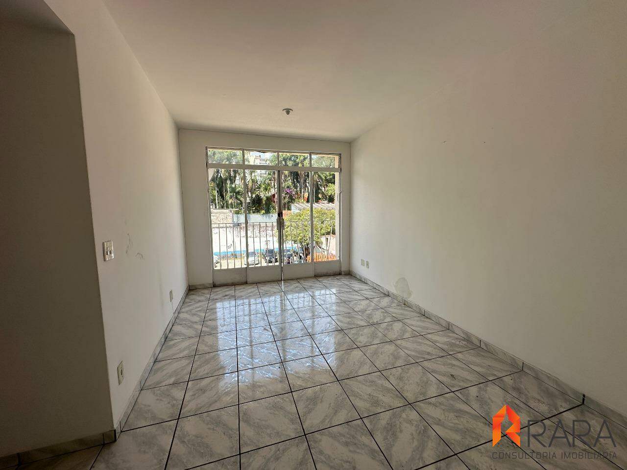 Apartamento para alugar com 2 quartos, 85m² - Foto 2