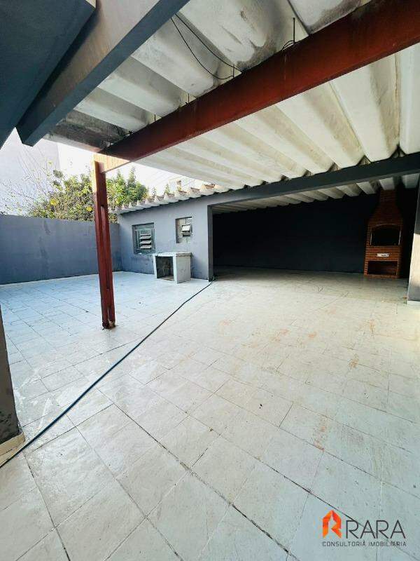 Casa para alugar com 3 quartos, 185m² - Foto 18