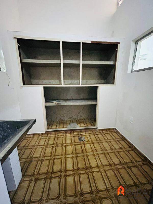 Casa para alugar com 3 quartos, 185m² - Foto 13