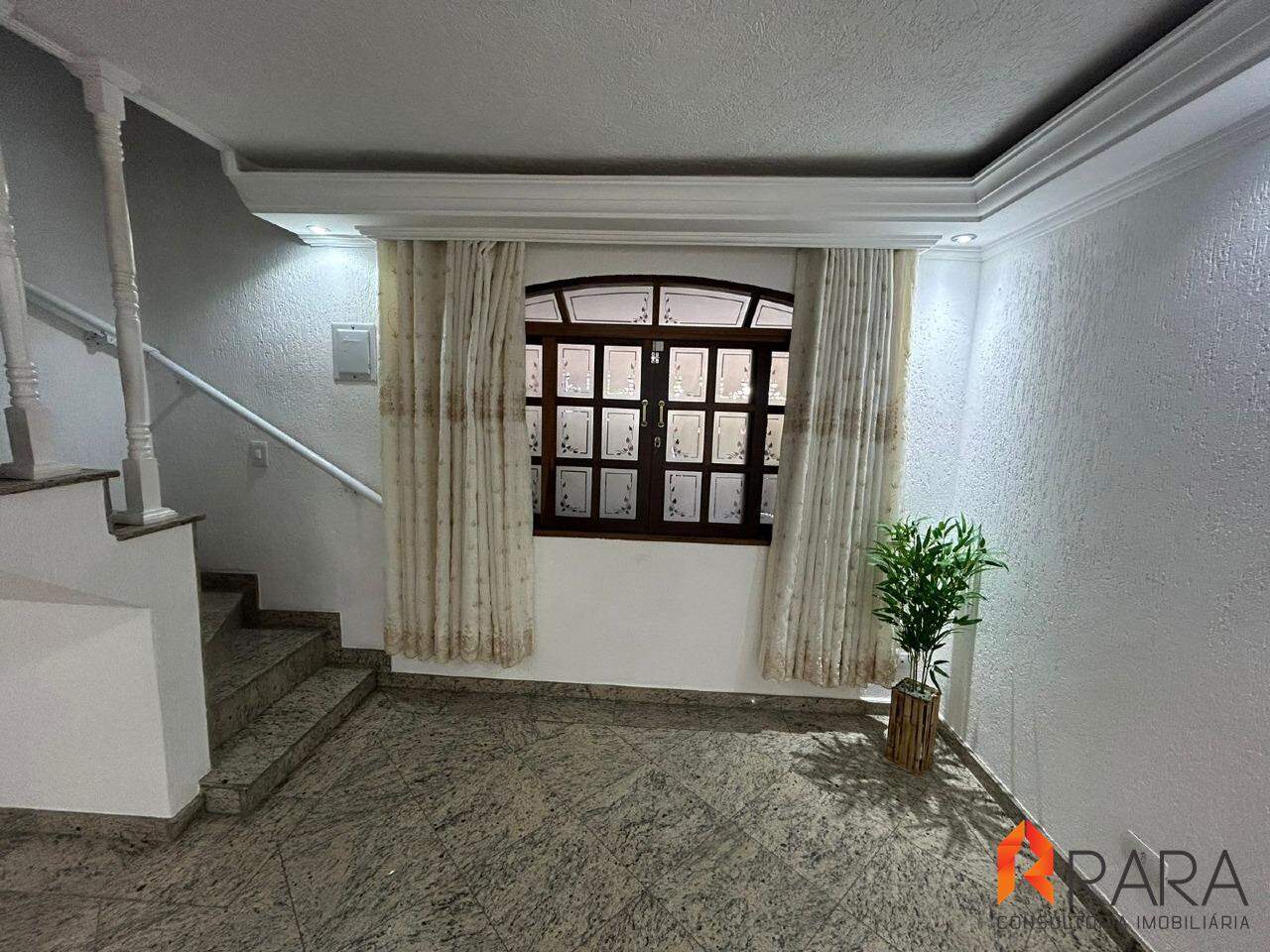 Sobrado à venda com 4 quartos, 220m² - Foto 3