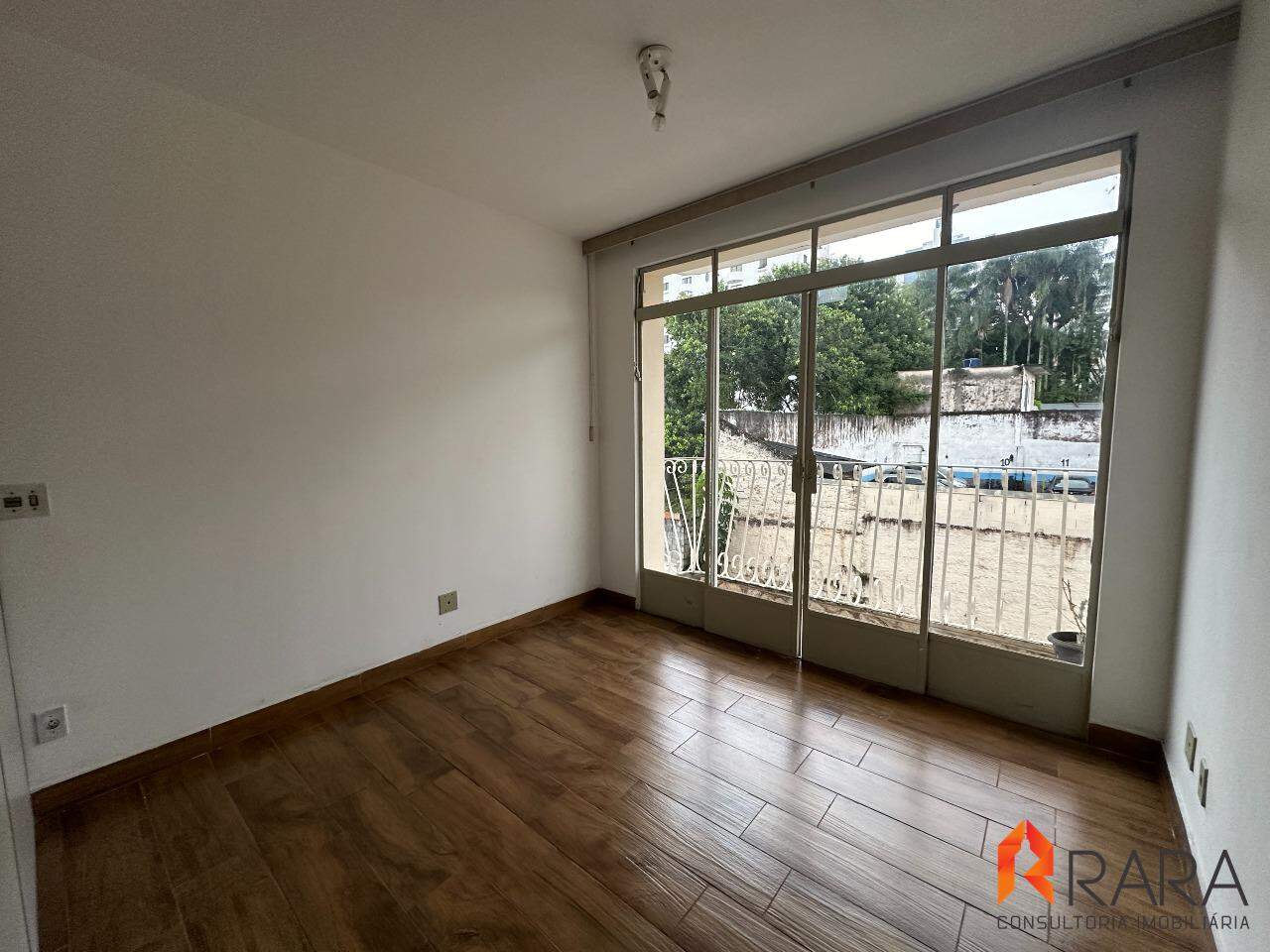 Apartamento para alugar com 2 quartos, 85m² - Foto 1