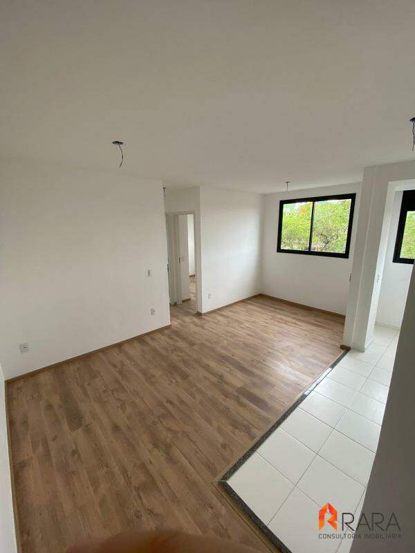 Apartamento à venda com 2 quartos, 42m² - Foto 2