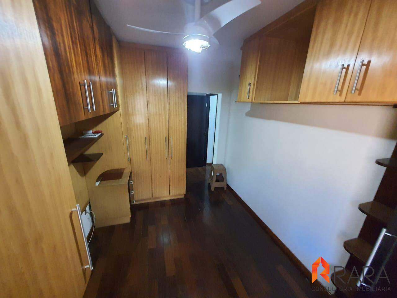 Apartamento para alugar com 2 quartos, 140m² - Foto 8
