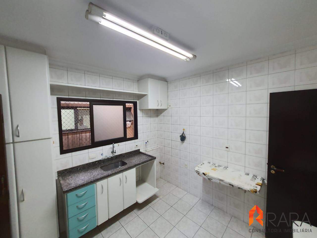 Apartamento para alugar com 2 quartos, 140m² - Foto 3