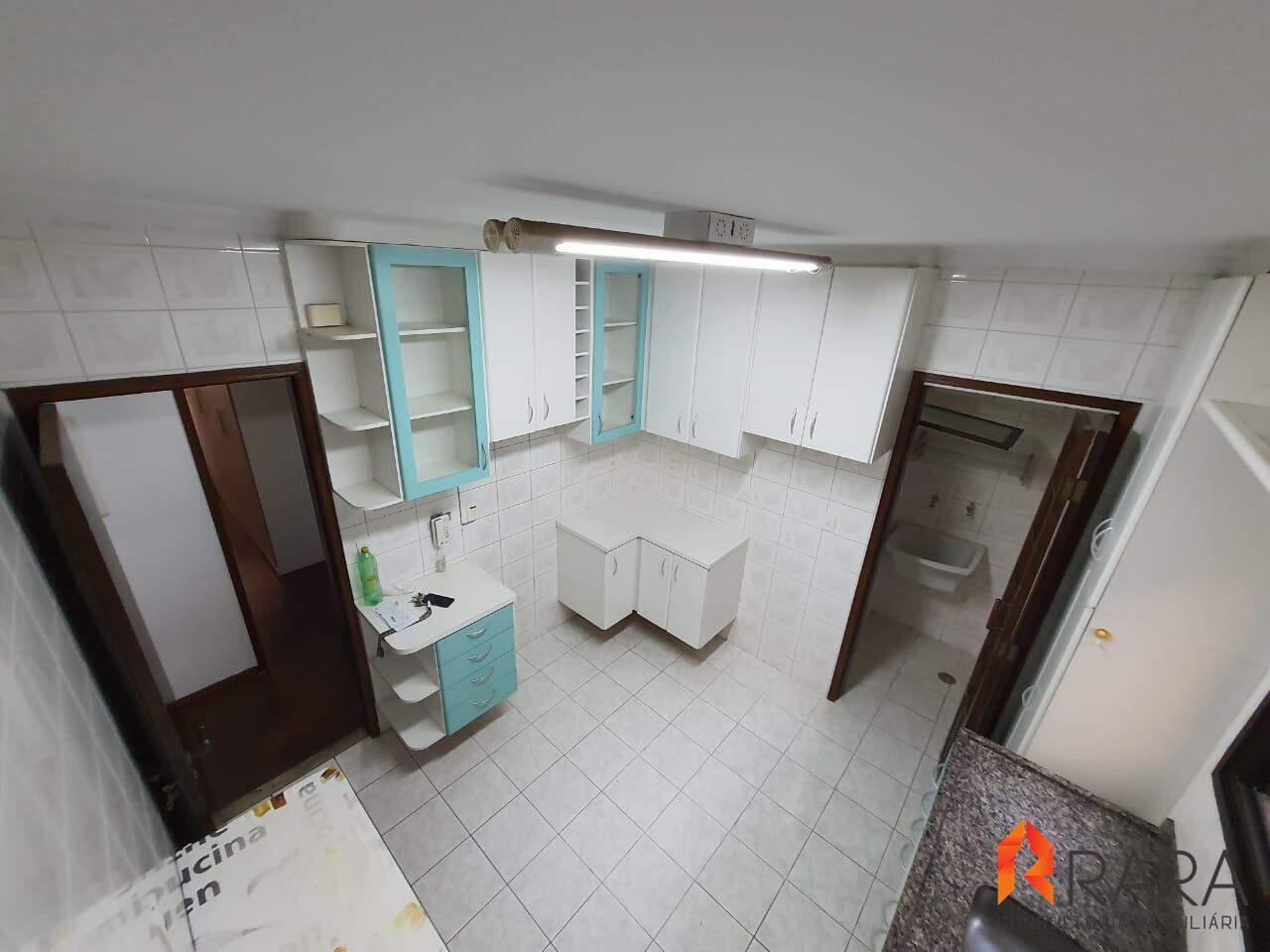Apartamento para alugar com 2 quartos, 140m² - Foto 4