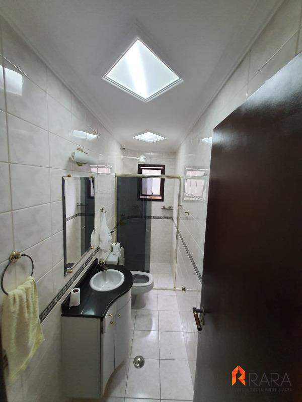 Apartamento para alugar com 2 quartos, 140m² - Foto 12