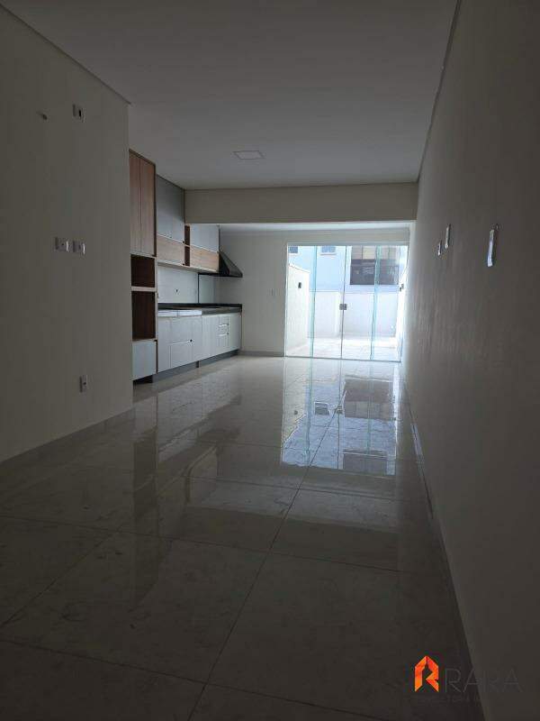 Sobrado à venda com 3 quartos, 139m² - Foto 1