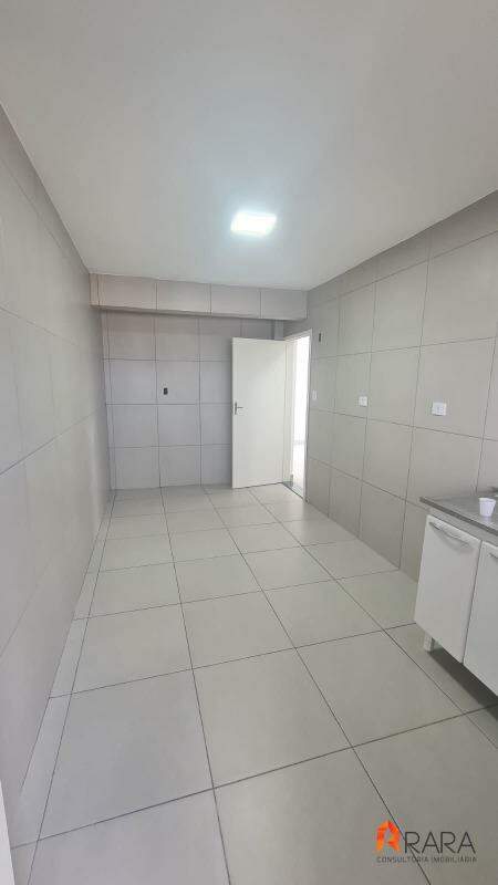 Apartamento para alugar com 2 quartos, 83m² - Foto 7