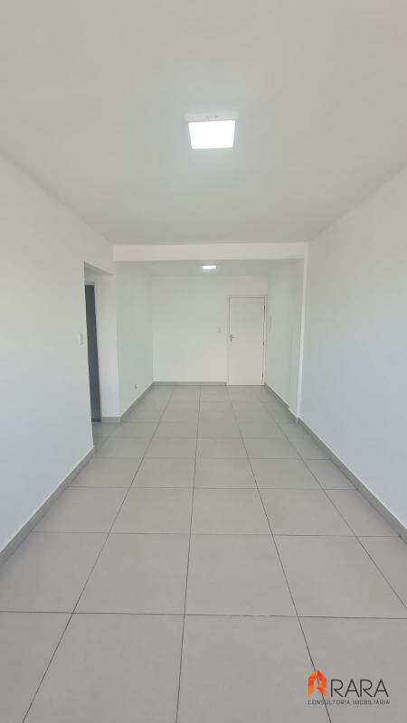 Apartamento para alugar com 2 quartos, 83m² - Foto 3