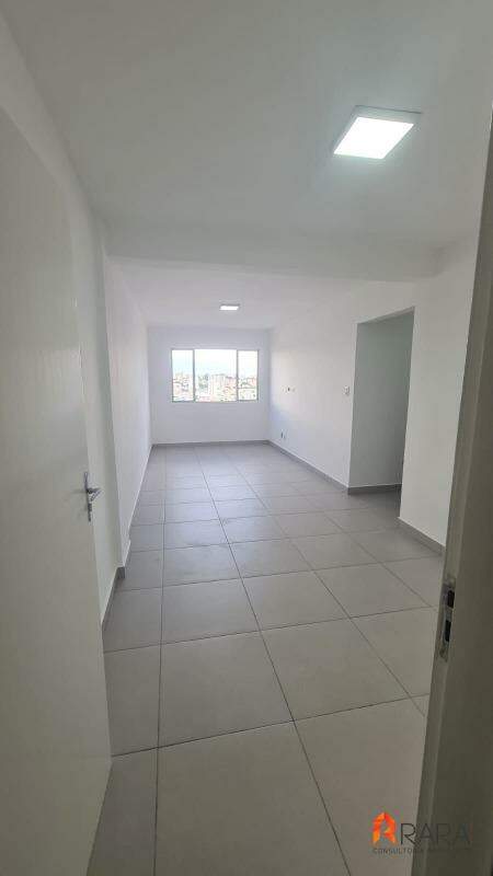 Apartamento para alugar com 2 quartos, 83m² - Foto 2