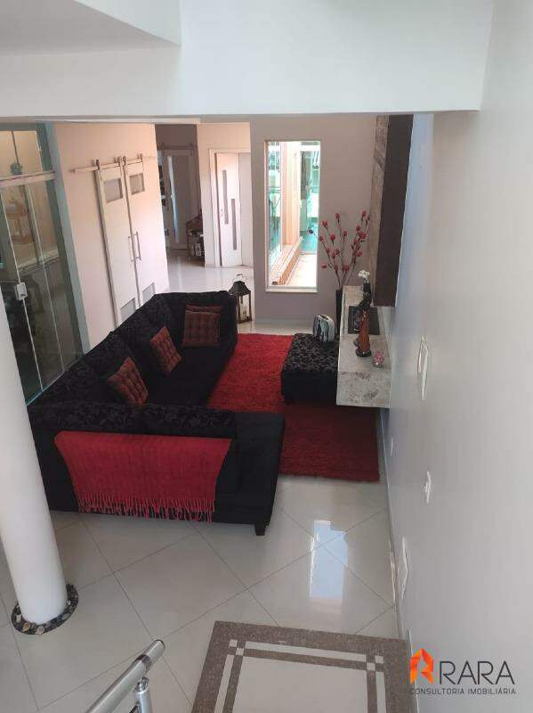 Sobrado para alugar com 3 quartos, 475m² - Foto 1