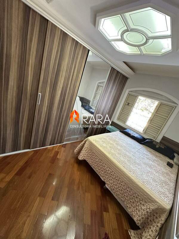 Sobrado, 5 quartos, 295 m² - Foto 1