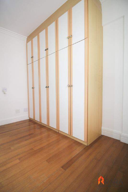 Apartamento para alugar com 2 quartos, 80m² - Foto 12
