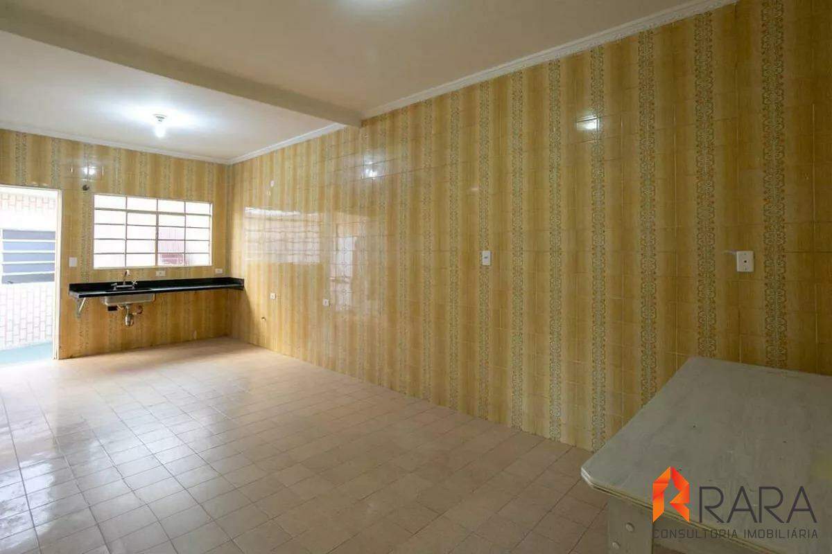 Casa para alugar com 3 quartos, 200m² - Foto 6