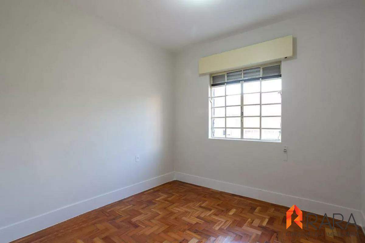 Casa para alugar com 3 quartos, 200m² - Foto 16