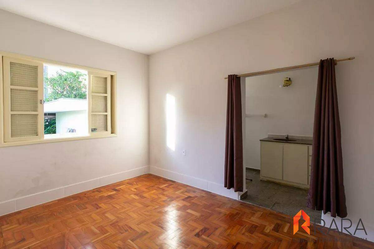 Casa para alugar com 3 quartos, 200m² - Foto 14