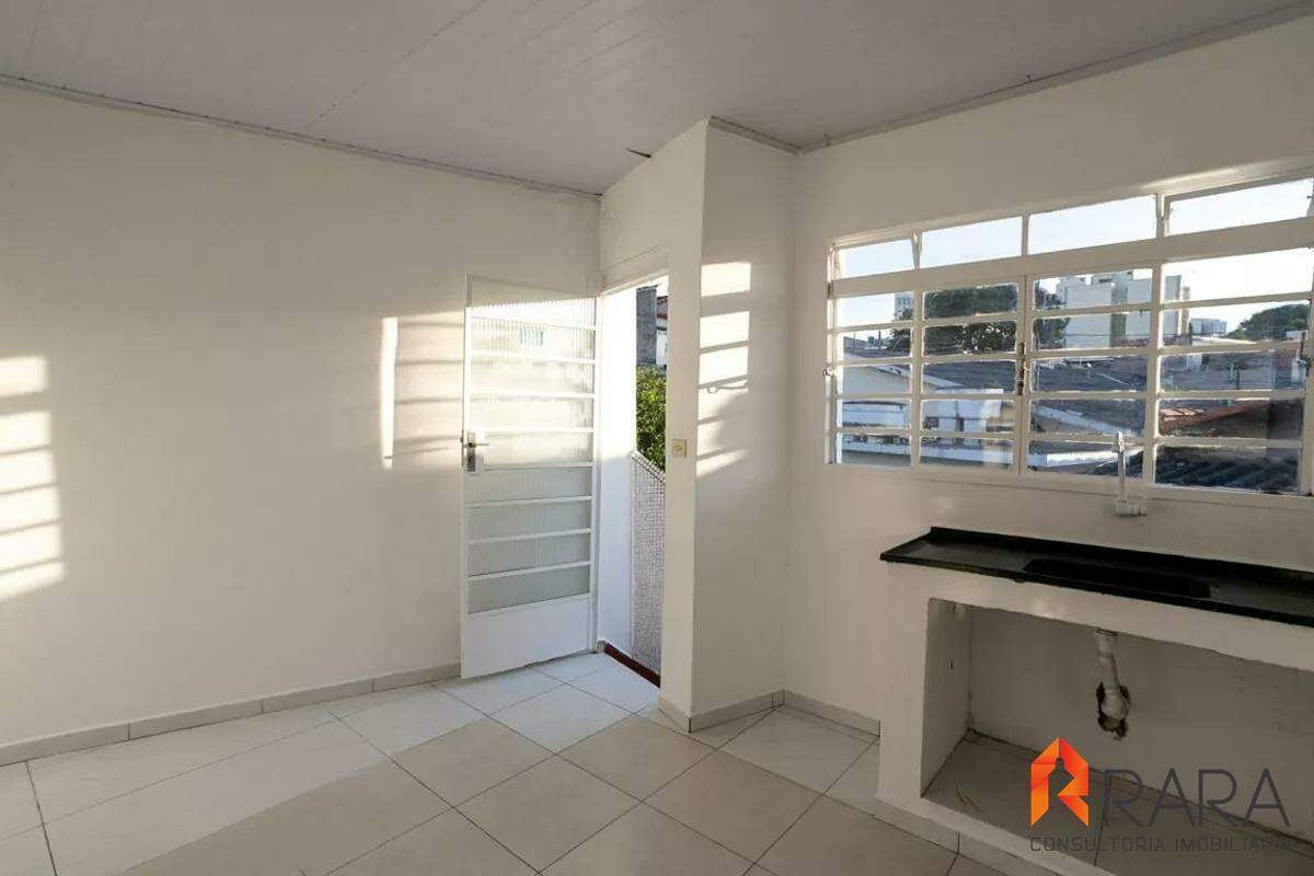 Casa para alugar com 3 quartos, 200m² - Foto 10