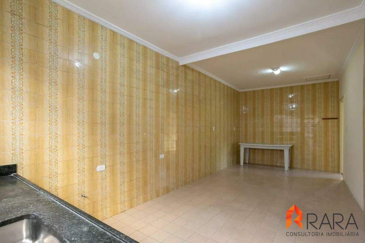Casa para alugar com 3 quartos, 200m² - Foto 5