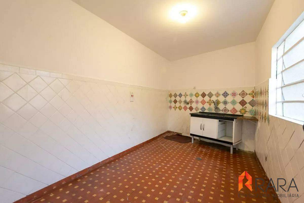 Casa para alugar com 3 quartos, 200m² - Foto 8