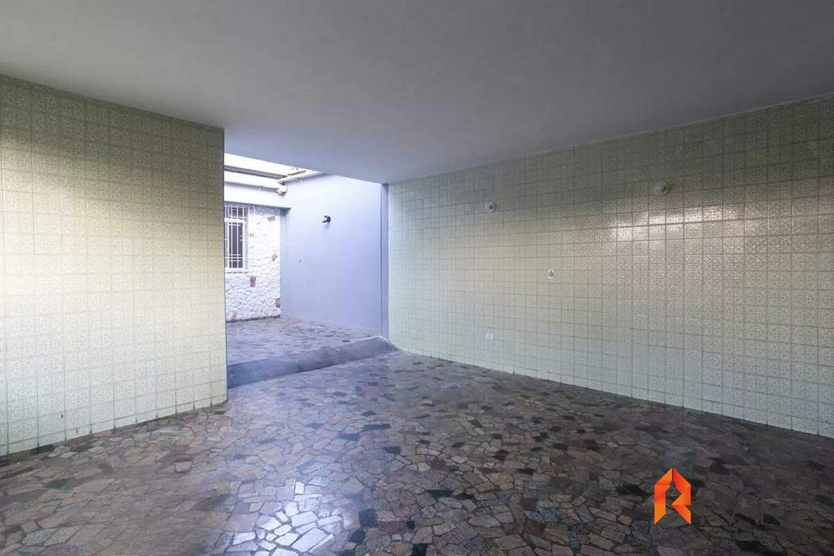 Casa para alugar com 3 quartos, 200m² - Foto 28