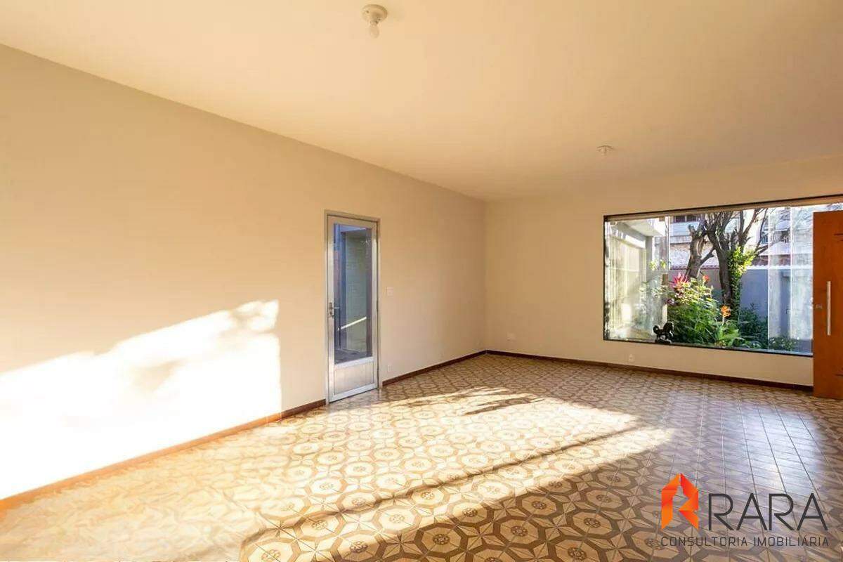 Casa para alugar com 3 quartos, 200m² - Foto 3